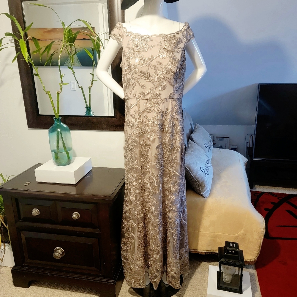 Alex Evening off-the-shoulder beaded dress New